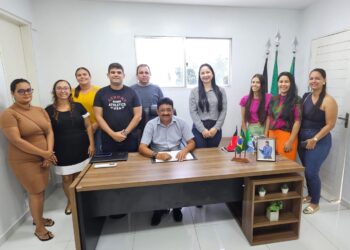 Compromisso com a Infância: Prefeito Marcelo e Secretária de Assistência Social se reúnem com Equipe do Programa Criança Feliz